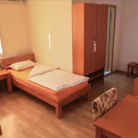 Pansion Centar Oda ve Kahvaltı Tuzla